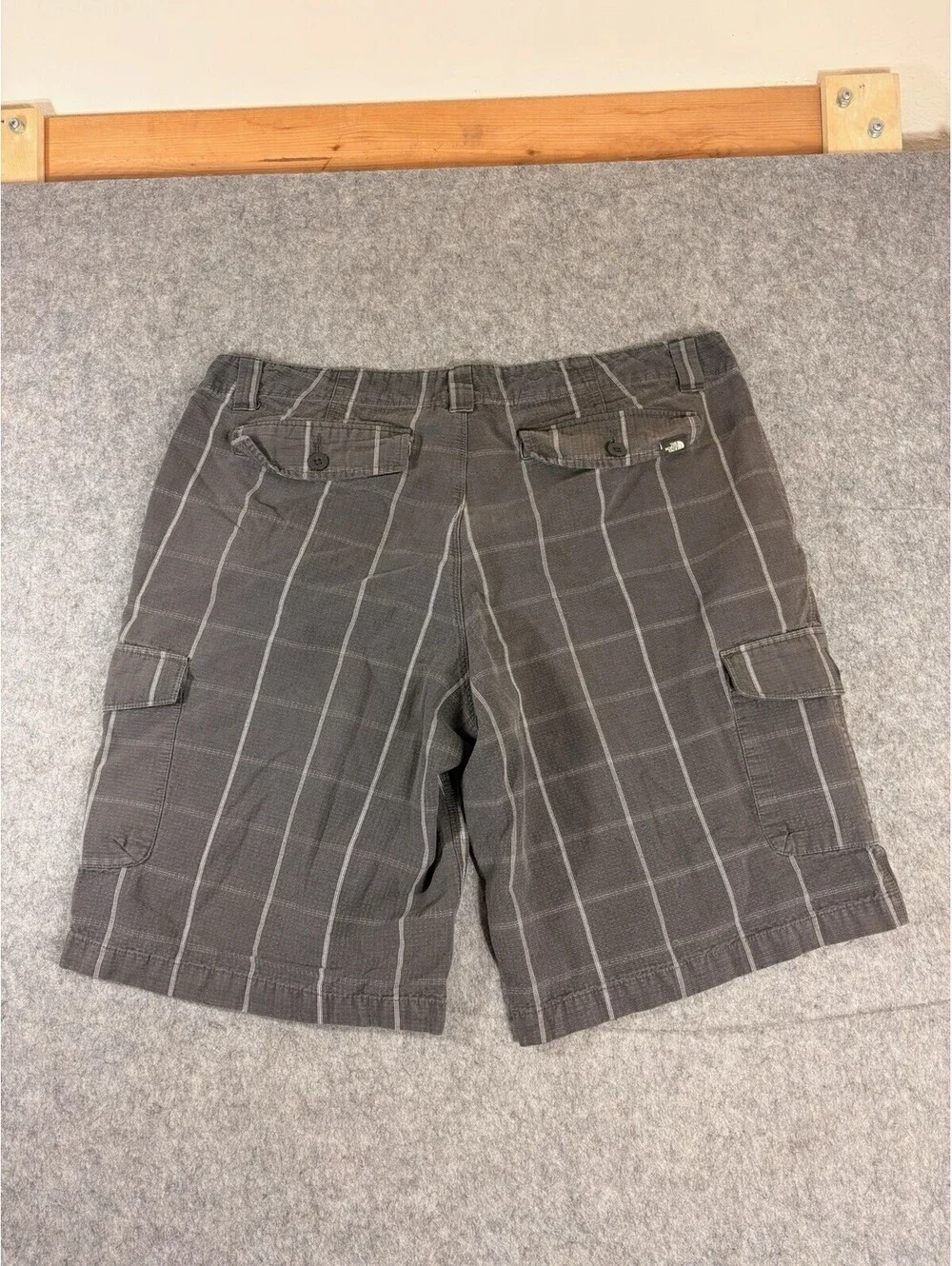 The North Face Cargo Shorts Rainier Surplus Mens 40 Gray Twill Hiking Outdoor